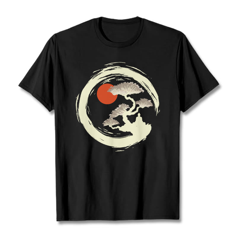 Buddha Stones、赤い太陽、松、禅サークル、瞑想、仏陀Tシャツ - 黒 - 2XL - image 1