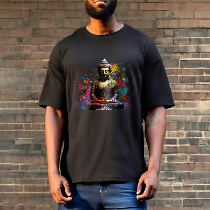 Buddha Stones、カラフルな蝶が飛んでいる瞑想仏陀Tシャツ - image 3