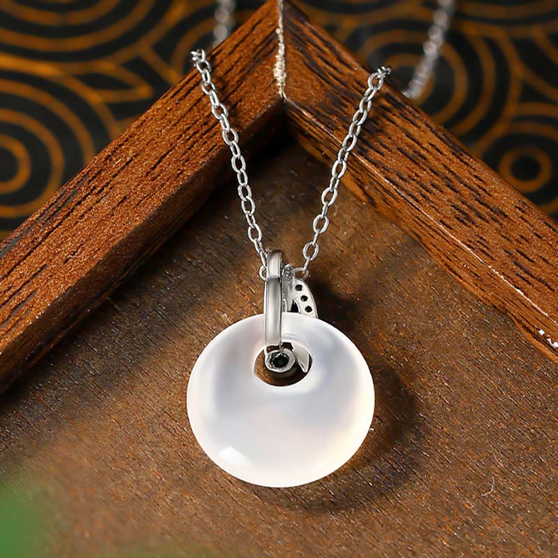 Buddha Stones天然カルセドニー 竹の葉 平和バックル 富のネックレスペンダント