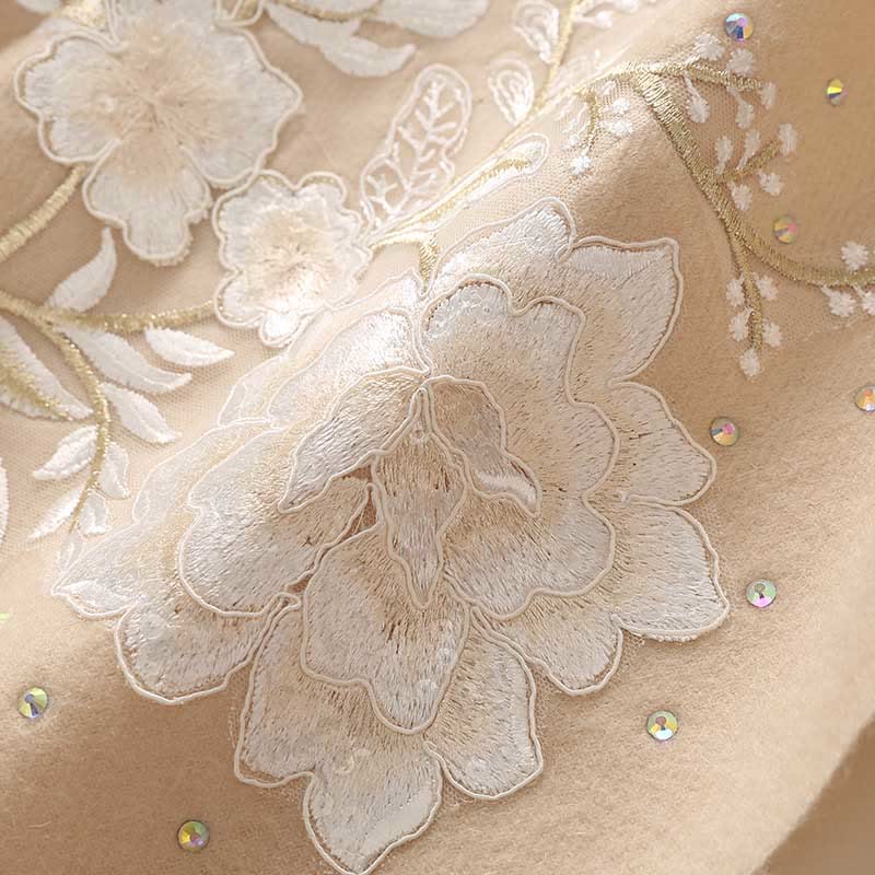 Buddha Stonesウールショール ホワイトフラワー刺繍タッセル 冬用 心地よい旅行用スカーフラップ