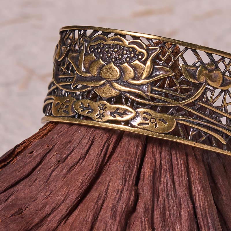 Buddha Stones中空蓮 銀メッキ銅 ヒーリング 悟り ブレスレット バングル