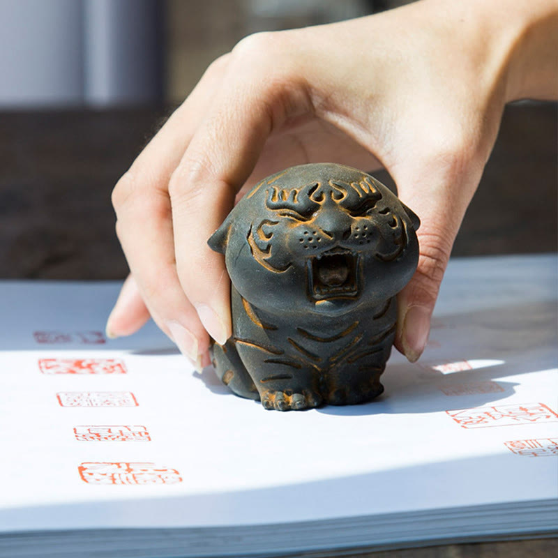 Buddha Stones ミニ虎の樹脂置物|鉄粉入り・錆加工風インテリアオブジェ