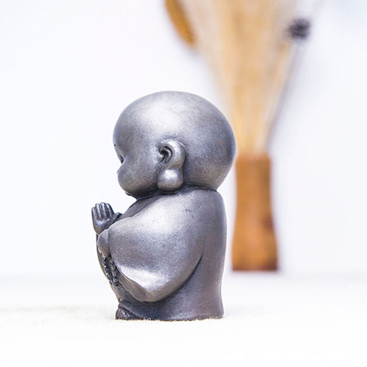 Buddha Stones手作り 小さな僧侶 鉄粉 錆 鋳造 樹脂 像 家の装飾