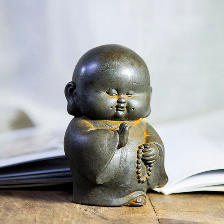 Buddha Stones手作り 小さな僧侶 鉄粉 錆 鋳造 樹脂 像 家の装飾