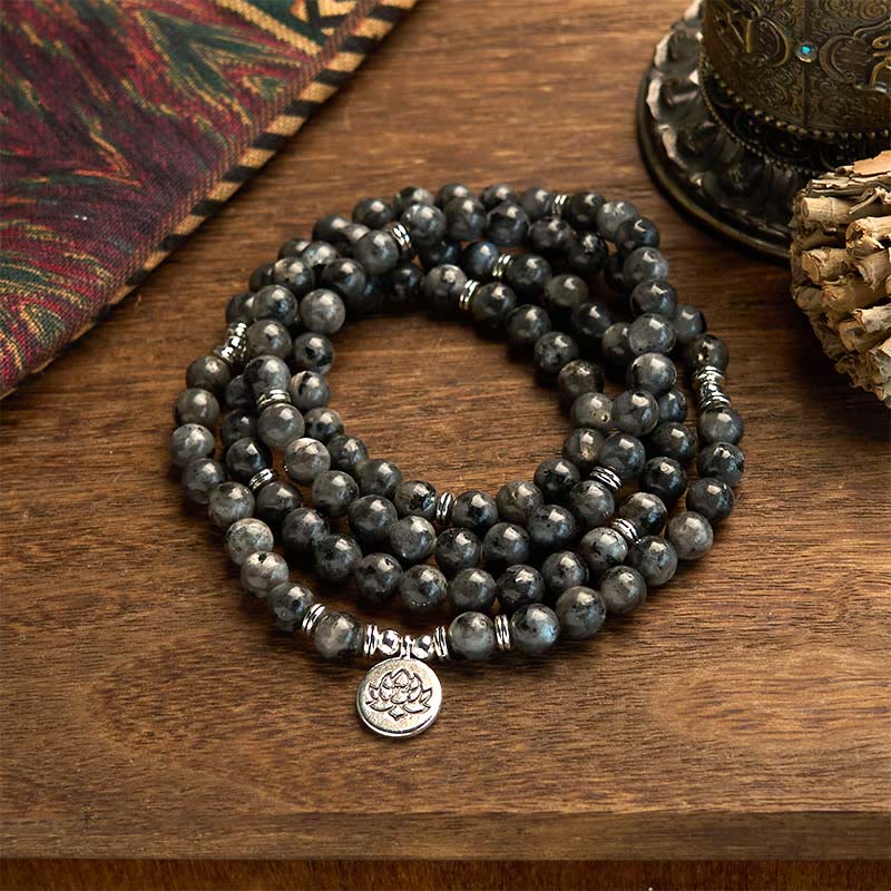Buddha Stones 108 個入りMalaビーズ 多層天然ブラックグリッターストーン 蓮のポジティブブレスレット
