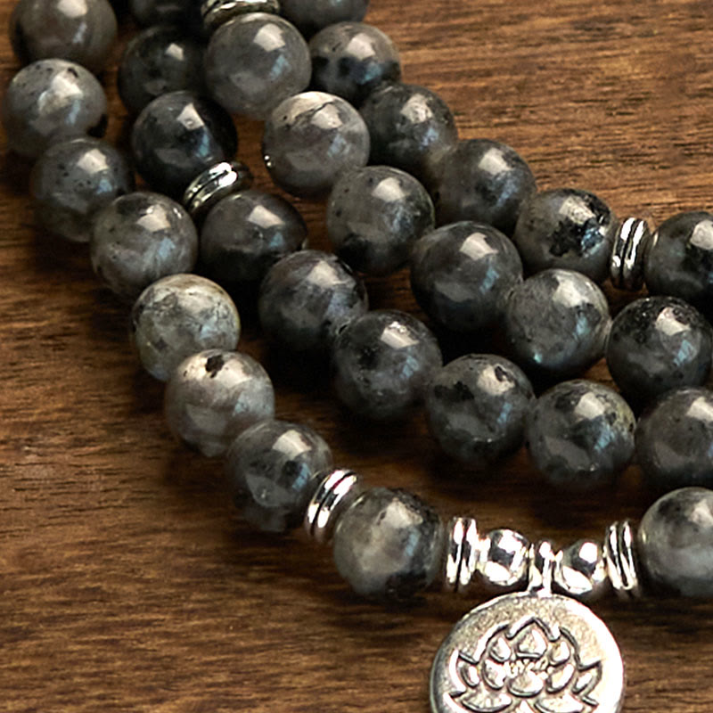 Buddha Stones 108 個入りMalaビーズ 多層天然ブラックグリッターストーン 蓮のポジティブブレスレット