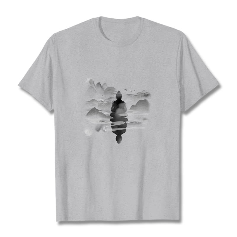 Buddha Stones、山に座る瞑想仏陀の模様のコットンTシャツ - ライトグレー - 2XL - image 20