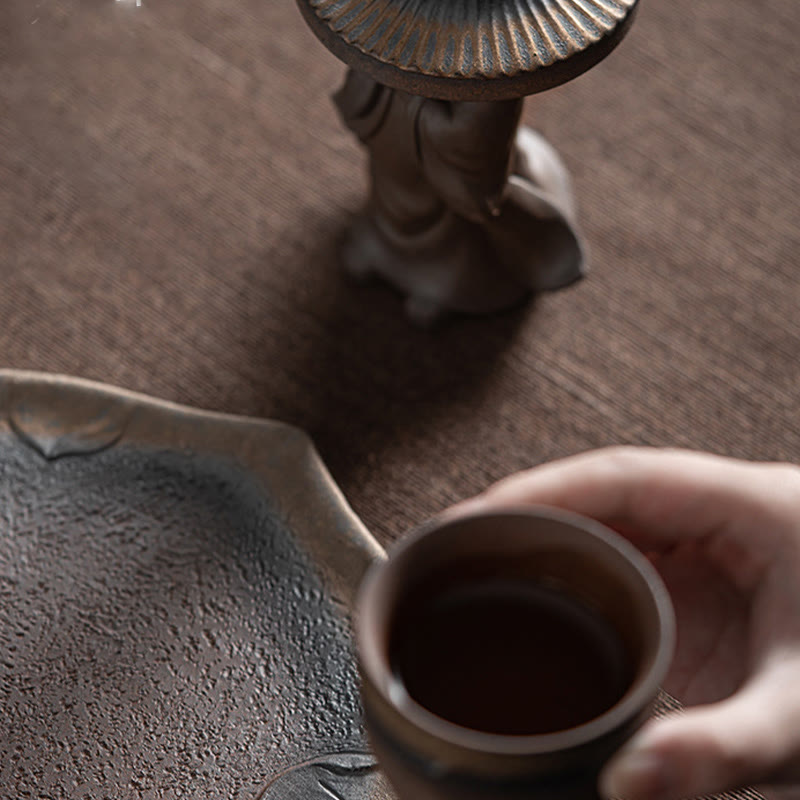 Buddha Stones小さな茶色の僧侶の帽子のストレーナー 陶器のティーアクセサリーの置物 禅の家の机の装飾