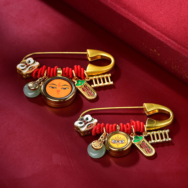 Buddha Stonesの踊る獅子 翡翠 平和バックル 福の字 安全と幸福 銅製 幸運のブローチ