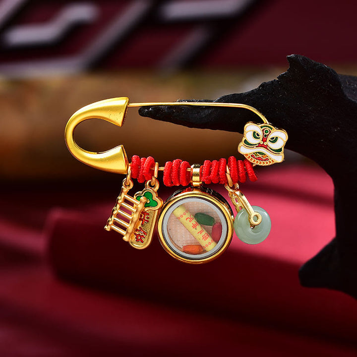 Buddha Stonesの踊る獅子 翡翠 平和バックル 福の字 安全と幸福 銅製 幸運のブローチ