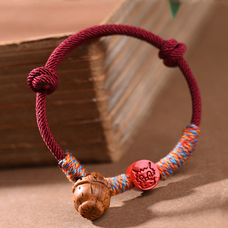 Buddha Stonesハンドメイドの十二支の赤紐の辰砂の幸運ブレスレット