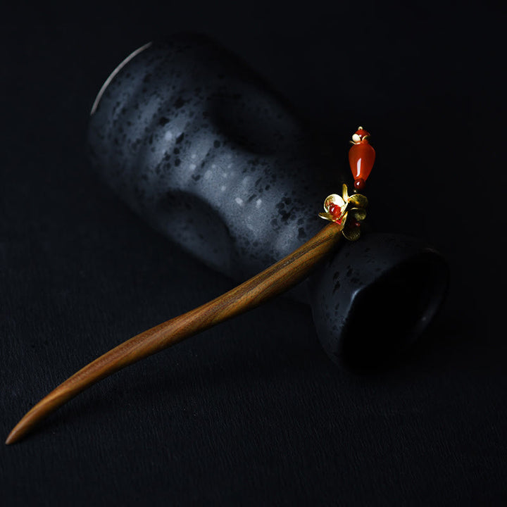 Buddha Stonesシルバータッセルグリーンサンダルウッドの癒しのヘアピン