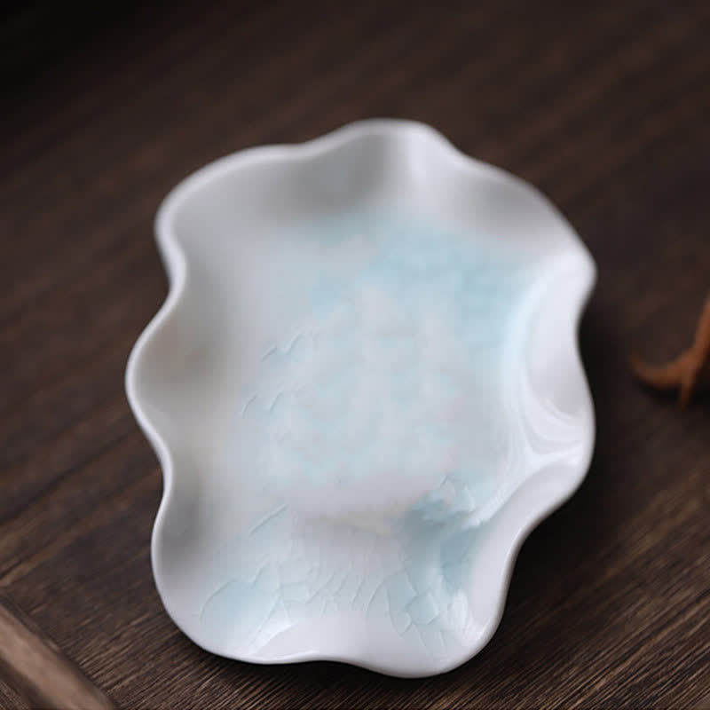 瞑想する陶器の小さなカエルの像の装飾