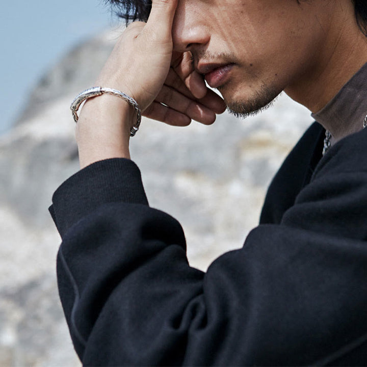 チベットのBuddha Stonesオム・オーム・マニ・パドメ・フム彫刻入り フォーカス カフ ブレスレット バングル