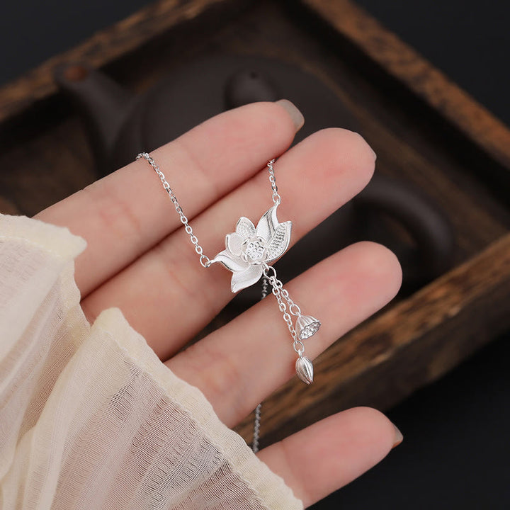 Buddha Stones999 スターリングシルバー 蓮の花の鞘 彫刻 悟りのネックレス ペンダント