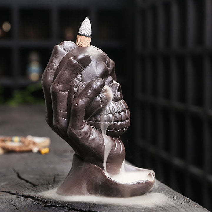 ハロウィンのBuddha Stonesとゴーストハンドの頭蓋骨、紫粘土のスピリチュアルな香炉の装飾