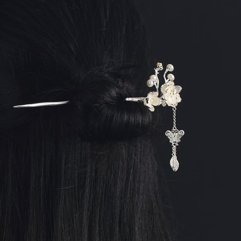 梅の花と蝶の愛と自由のタッセルヘアピン