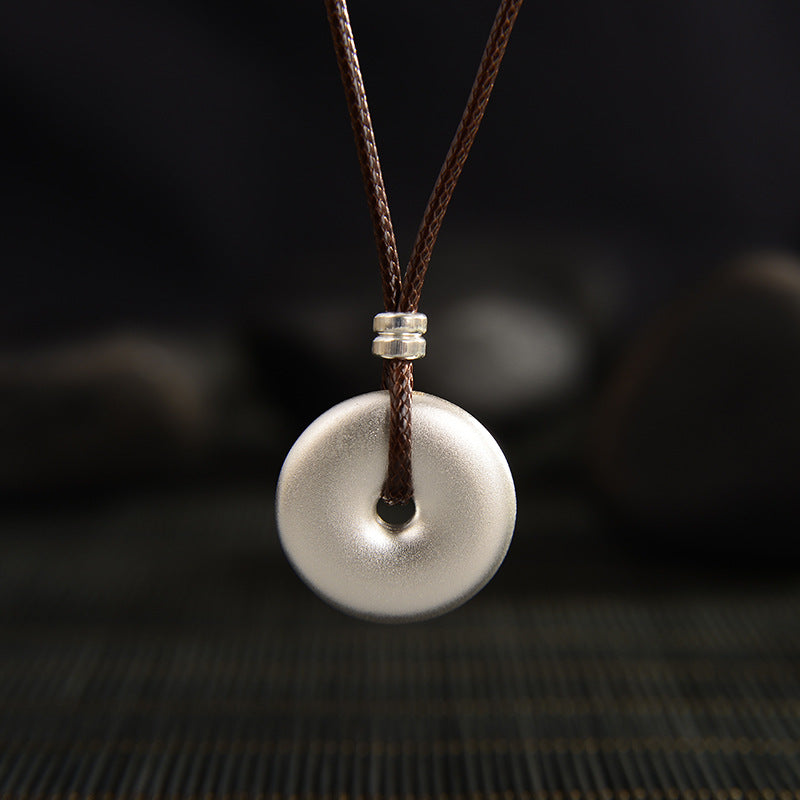 Buddha Stones999スターリングシルバー ラウンドピースバックルプロテクションネックレスペンダント