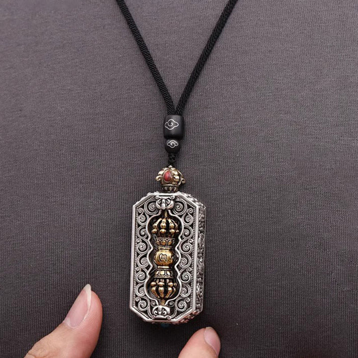 Buddha Stones チベット彫刻 回転式ドルジェ（ヴァジュラ） Om Mani Padme Hum入り 蓮模様 清浄ペンダント ネックレス