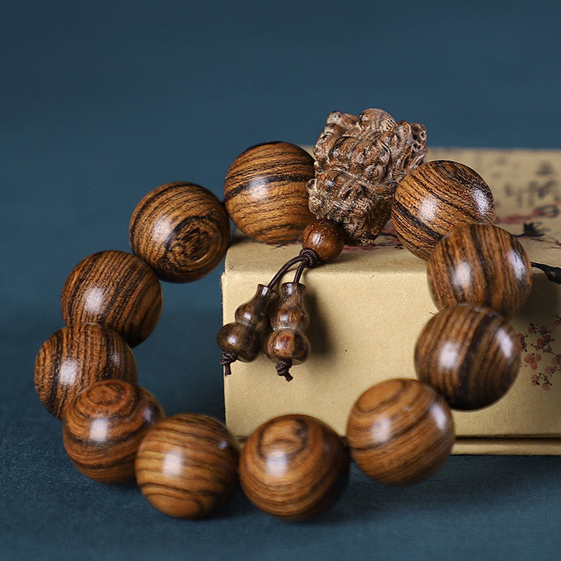 Buddha Stones、ローズウッド、グリーンサンダルウッド、小葉紫檀、龍彫刻の守護ブレスレット