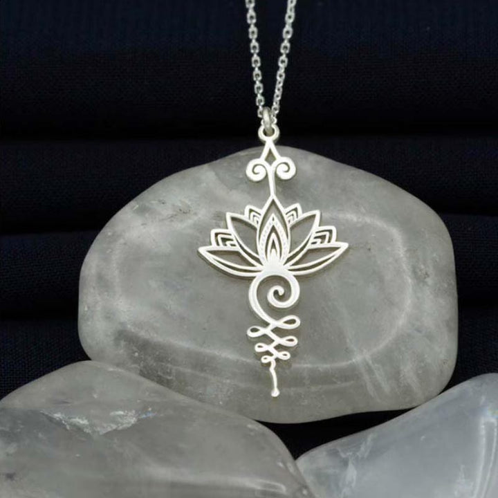 Buddha Stones 蓮華モチーフ 幸運と富を呼ぶ ネックレス