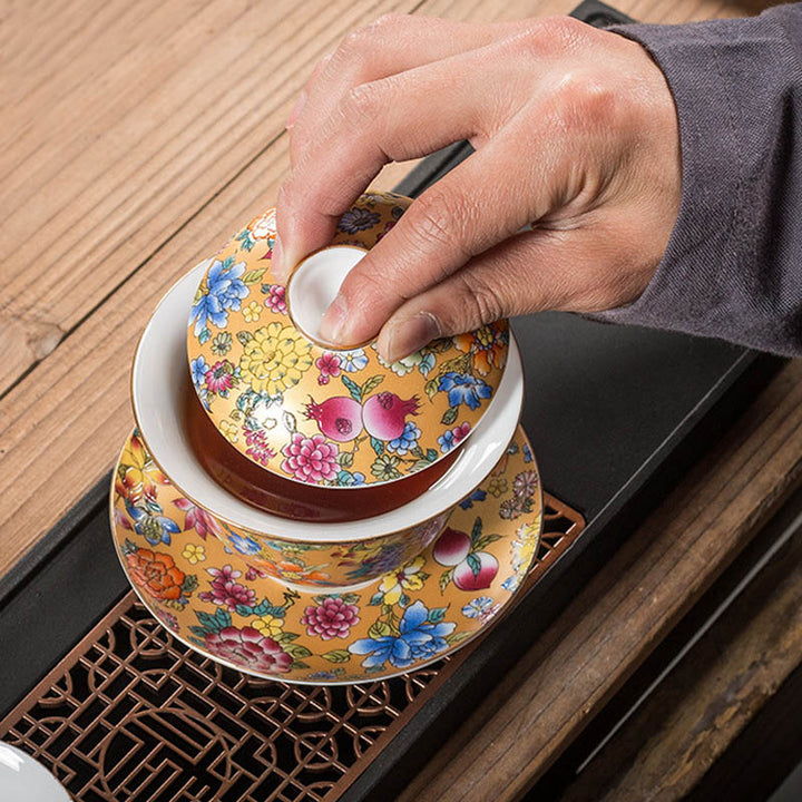 Buddha Stones牡丹の花の陶器蓋碗三彩ティーカップカンフーティーカップとソーサー蓋付き