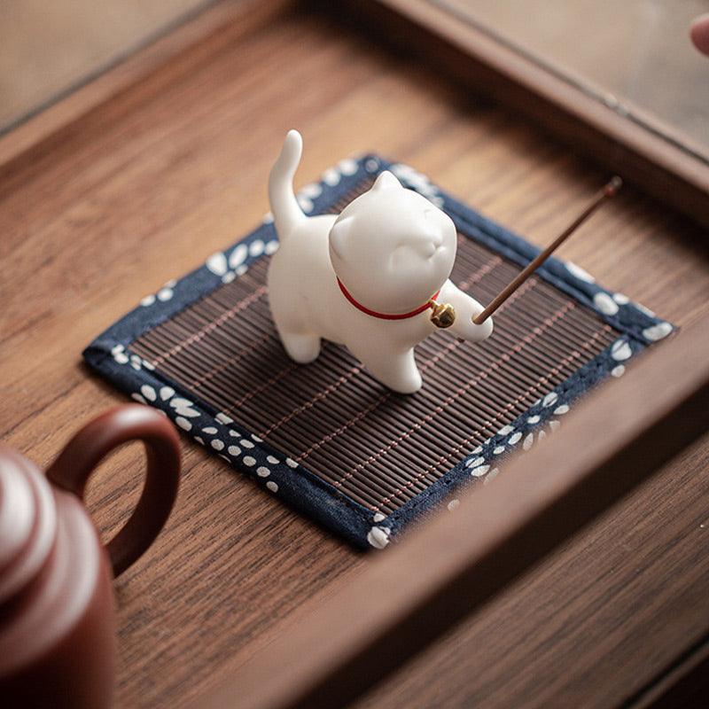 Buddha Stonesミニ招き猫子猫ティーペット陶器ホームデスク置物装飾竹マット付き - image 5