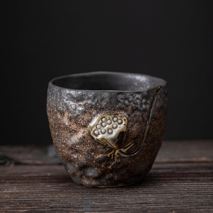 Buddha Stones、蓮の葉、花、縁起の良い雲、陶器のティーカップ、カンフーティーカップ