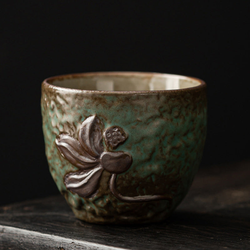 Buddha Stones、蓮の葉、花、縁起の良い雲、陶器のティーカップ、カンフーティーカップ