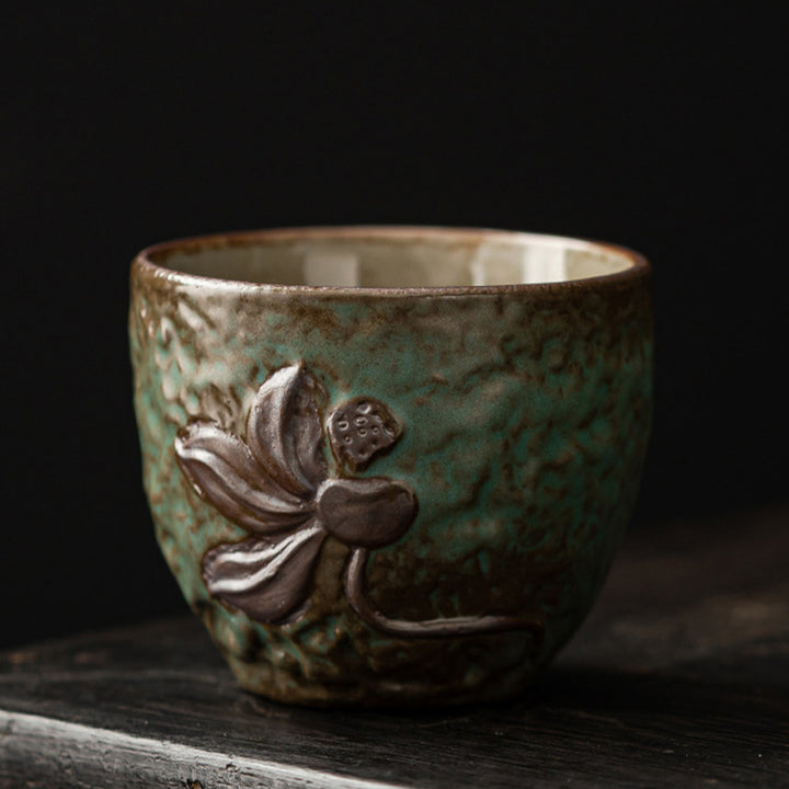 Buddha Stones、蓮の葉、花、縁起の良い雲、陶器のティーカップ、カンフーティーカップ