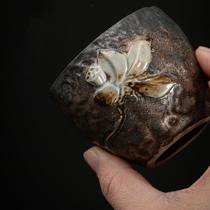 Buddha Stones、蓮の葉、花、縁起の良い雲、陶器のティーカップ、カンフーティーカップ