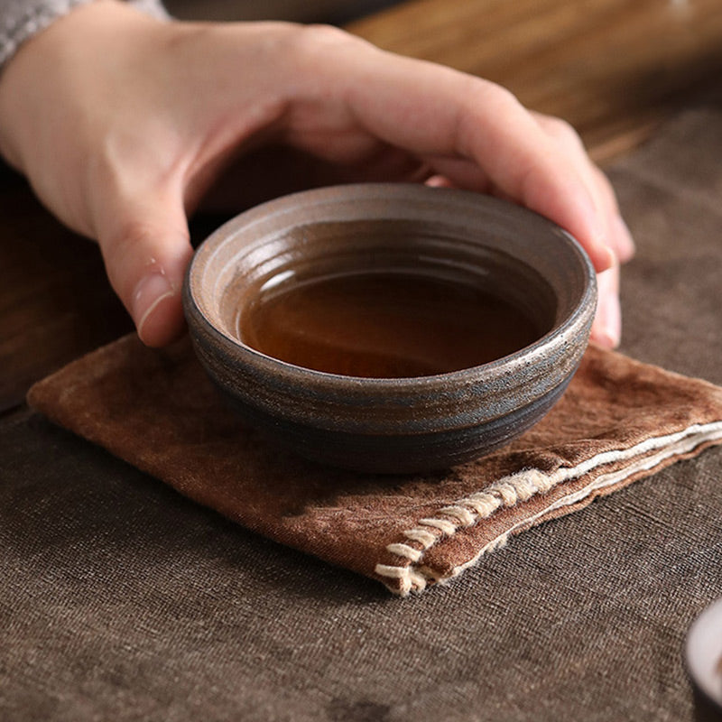 Buddha Stonesシンプルなブラウンのストライプ模様の陶器製ティーカップ カンフーティーカップボウル