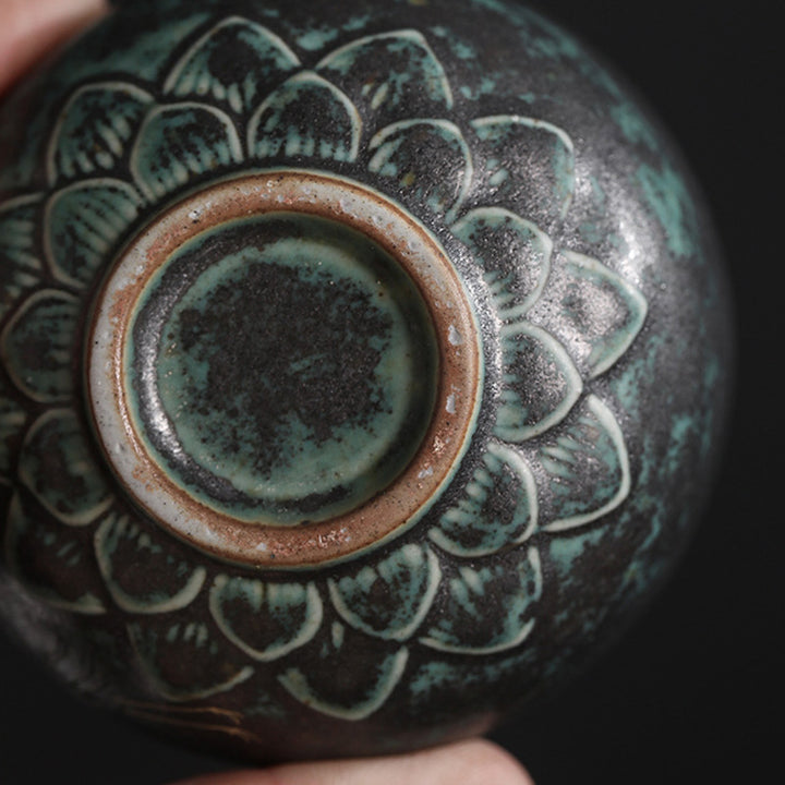 Buddha Stones縁起の良い鶴の陶器ティーカップカンフーティーカップボウル