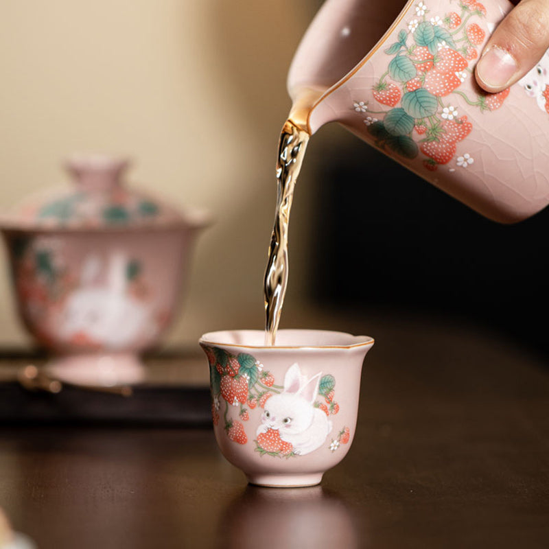 Buddha Stonesかわいいイチゴウサギの花 陶器ティーカップ カンフーティーカップ 55ml