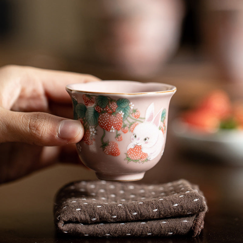 Buddha Stonesかわいいイチゴウサギの花 陶器ティーカップ カンフーティーカップ 55ml
