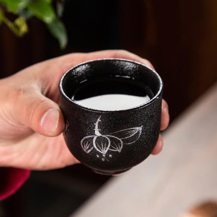 Buddha Stones手描き蓮の花竹菊黒陶器セラミックティーカップカンフーティーカップ95ml