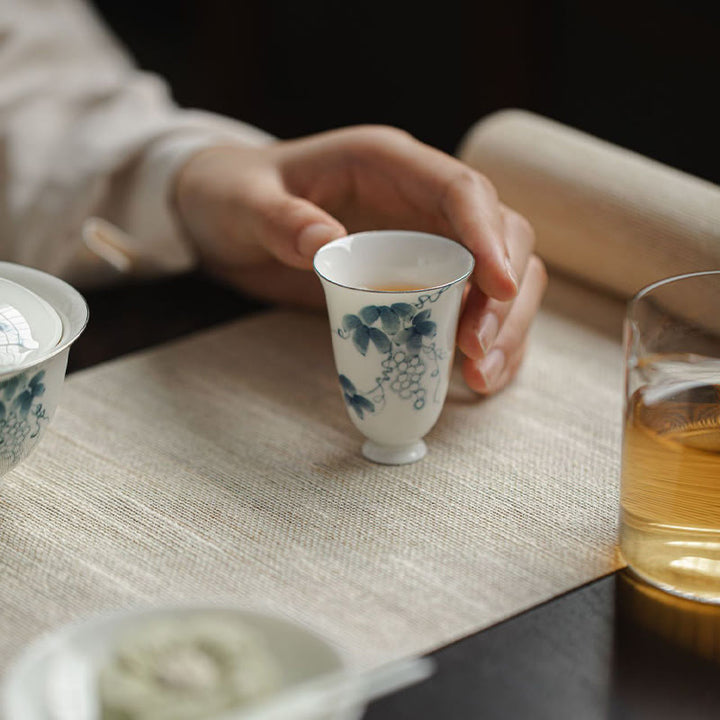 Buddha Stones小さな手描きブドウ 陶器ティーカップ カンフーティーカップ 30ml