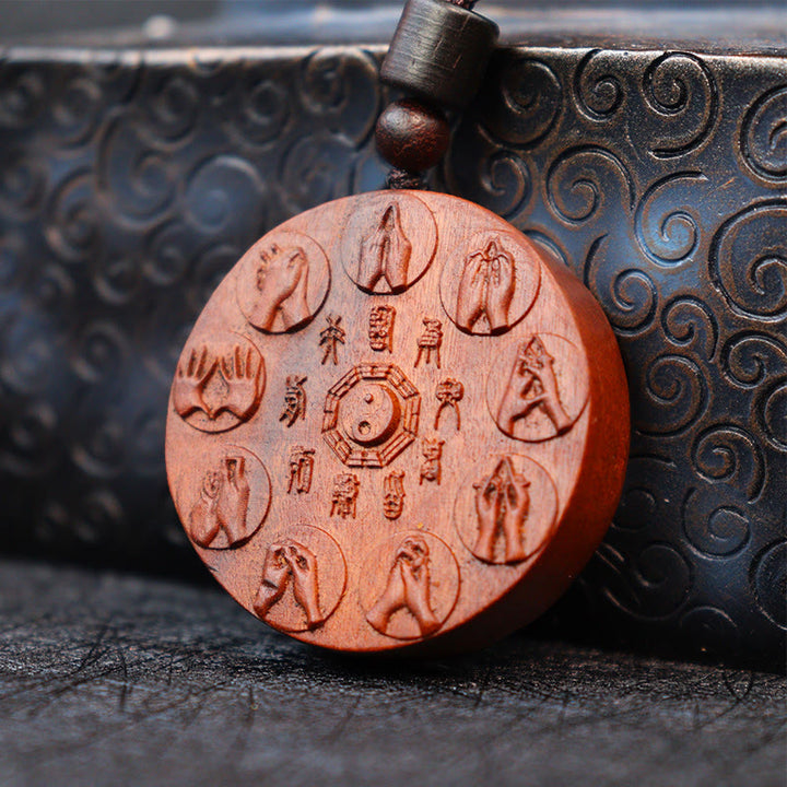 Buddha Stones、雷に打たれたナツメの木、陰陽八卦、山の幽霊、お金を使うのを防ぐネックレスペンダント