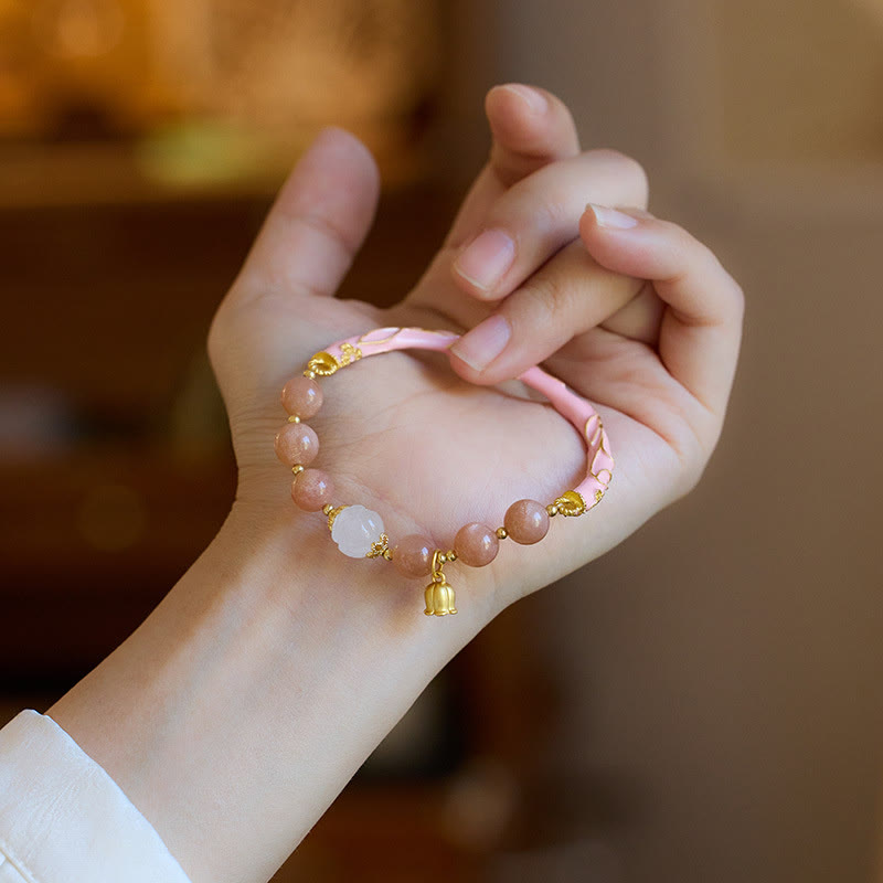 Buddha Stones、太陽石、ゴールデンシルク翡翠、スズランチャーム、幸運を呼ぶブレスレット、バングル
