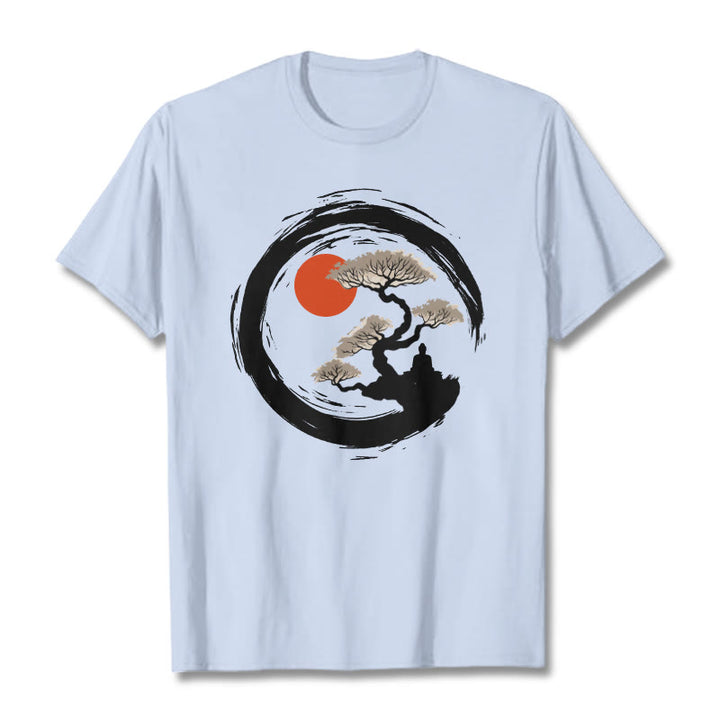 Buddha Stones、赤い太陽、松、禅サークル、瞑想、仏陀Tシャツ