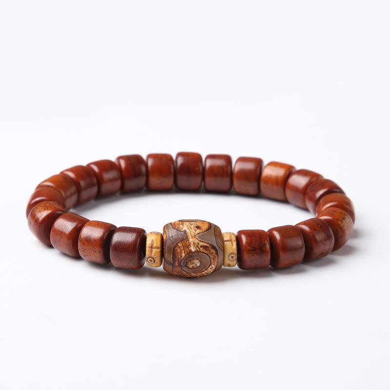 Buddha Stonesチベット骨ビーズ 三目ビーズ 羊の角 赤瑪瑙 強さのブレスレット
