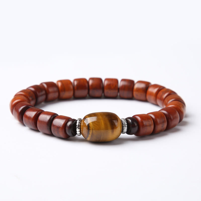Buddha Stonesチベット骨ビーズ 三目ビーズ 羊の角 赤瑪瑙 強さのブレスレット