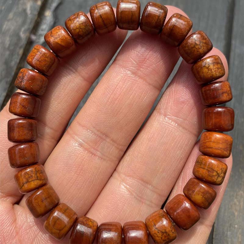 Buddha Stonesチベット骨ビーズ 三目ビーズ 羊の角 赤瑪瑙 強さのブレスレット