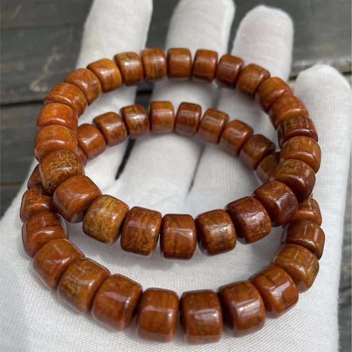 Buddha Stonesチベット骨ビーズ 三目ビーズ 羊の角 赤瑪瑙 強さのブレスレット