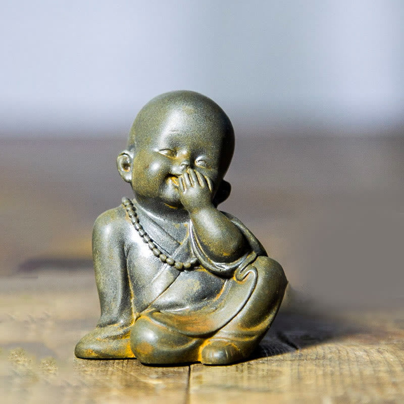 Buddha Stones小さな瞑想僧 鉄粉 錆 鋳造樹脂像 机上装飾 - 口を覆う僧侶 6.5×5cm - image 0