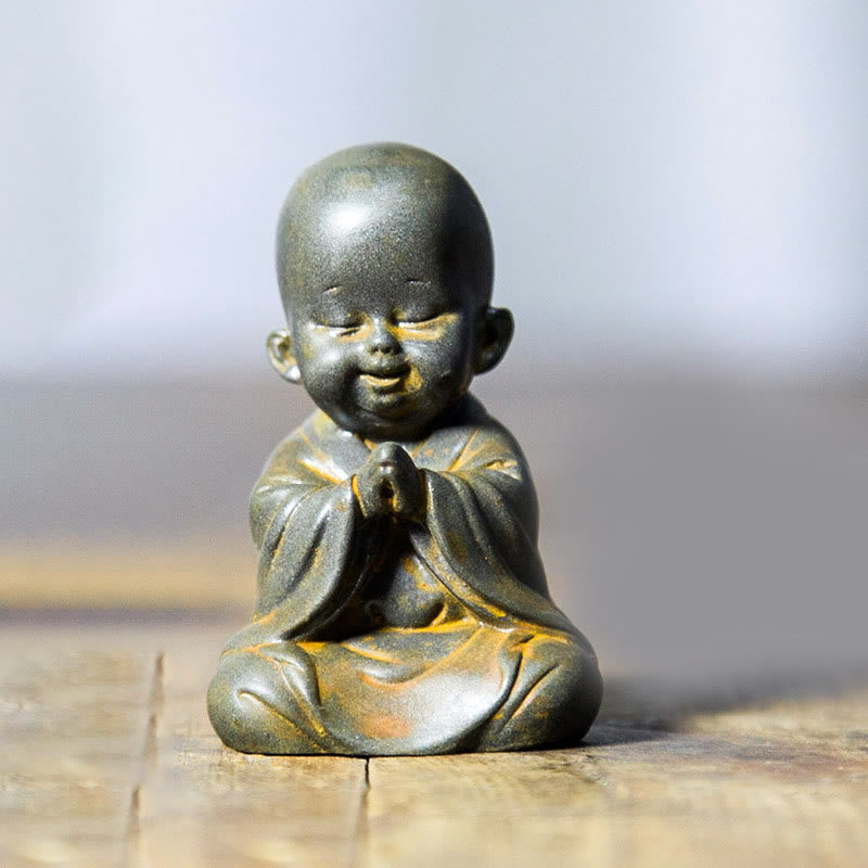 Buddha Stones小さな瞑想僧 鉄粉 錆 鋳造樹脂像 机上装飾