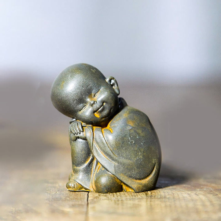 Buddha Stones小さな瞑想僧 鉄粉 錆 鋳造樹脂像 机上装飾