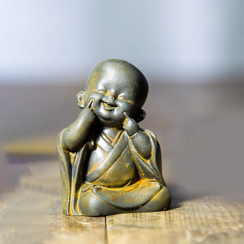 Buddha Stones小さな瞑想僧 鉄粉 錆 鋳造樹脂像 机上装飾