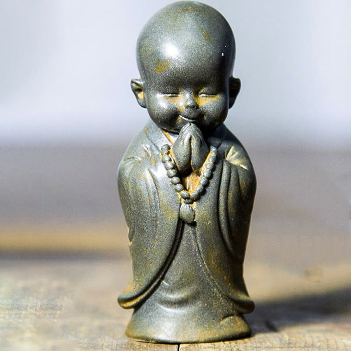 Buddha Stones小さな瞑想僧 鉄粉 錆 鋳造樹脂像 机上装飾