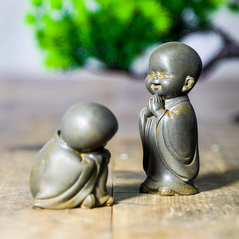 Buddha Stones小さな瞑想僧 鉄粉 錆 鋳造樹脂像 机上装飾